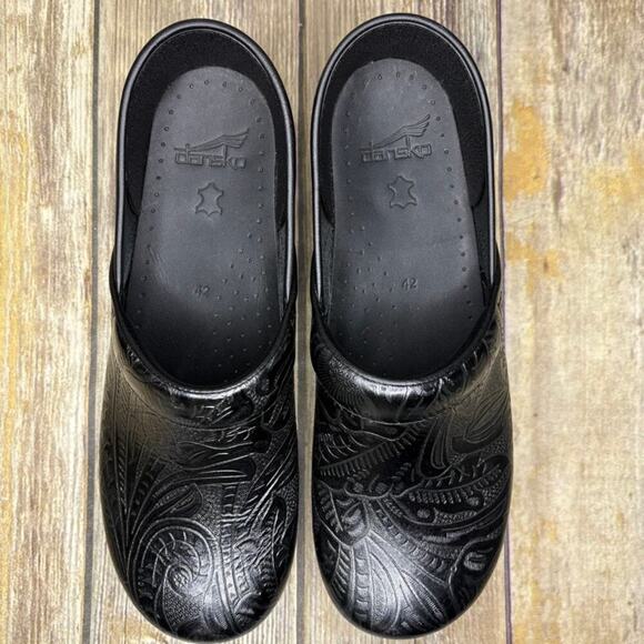 Dansko Embossed Black Leather Flats - Picture 7 of 9